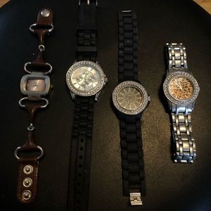 Lot of 4 watches.